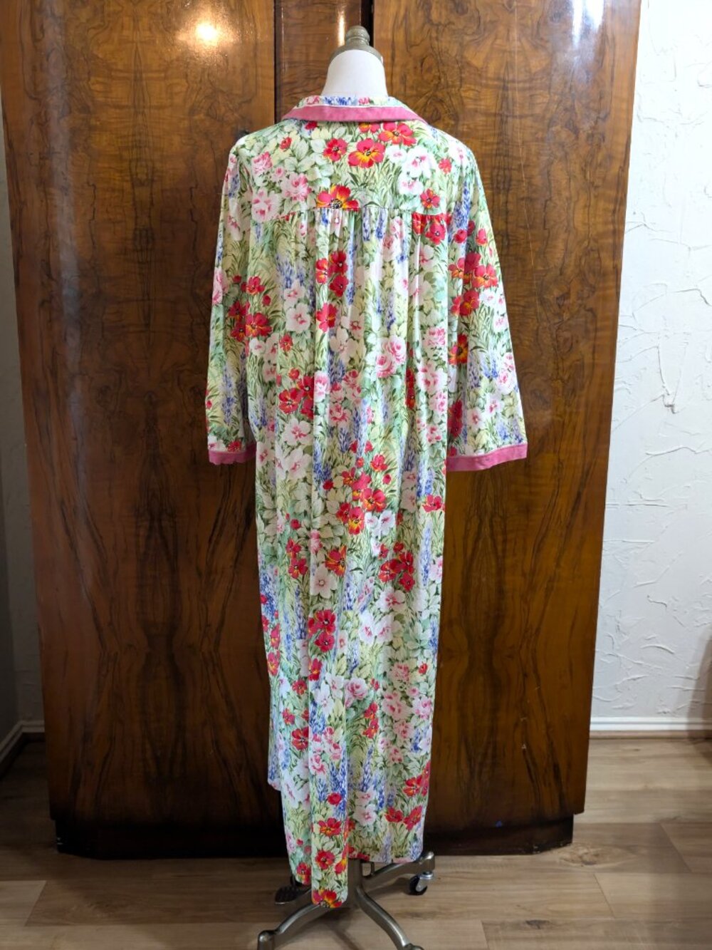 Vtg Models Coat by Swirl Grandma core Floral Maxi Duster 18 Housecoat Pink Trim - Picture 6 of 7